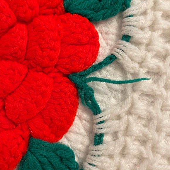 Vintage crocheted Afghan with 3d roses 73 1/2” by 53 1/2” handmade blanket - Picture 7 of 9